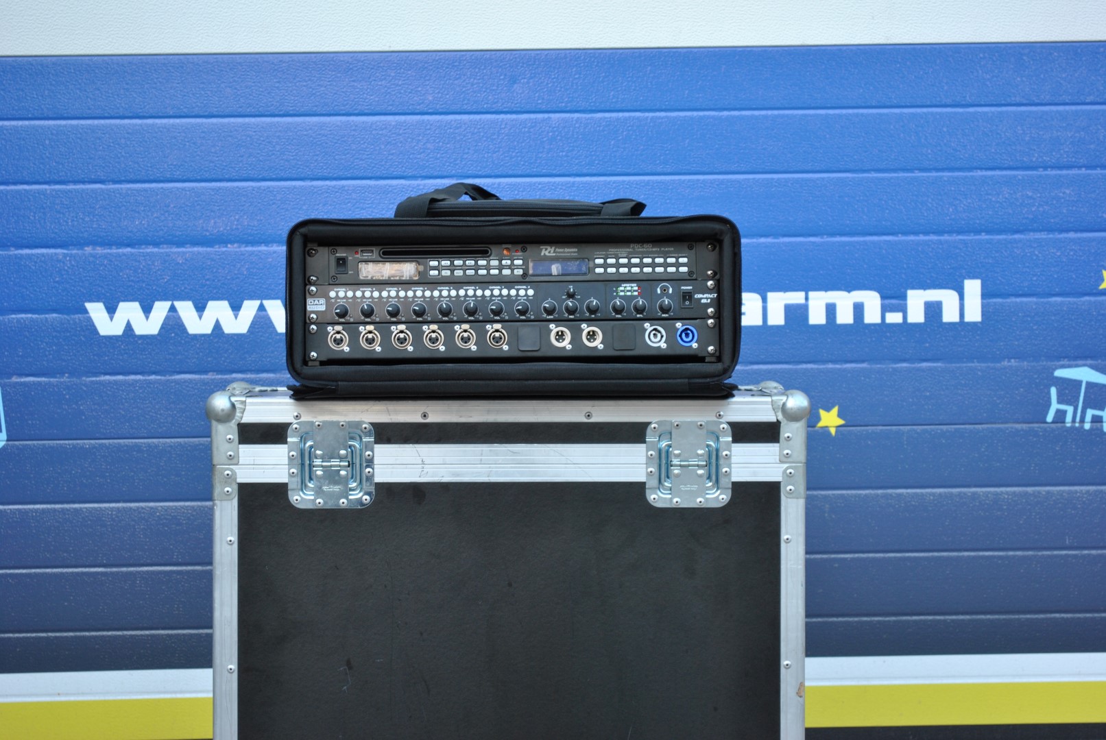 USB + CD + Mixer + 6x mic. aansl.